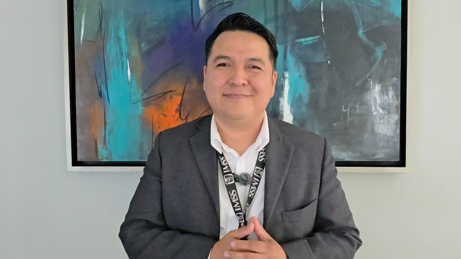 Francisco Dionisio Hernández en su oficina